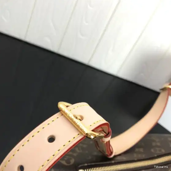 Affordable Bumbag Vuitton Louis 0625